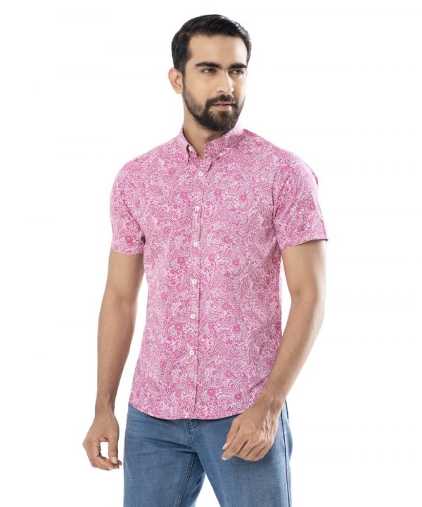 Pink casual Shirt in printed Cotton fabric. Designed with a classic collar and short sleeves.