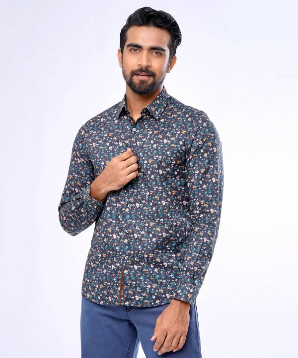 Black casual shirt in printed Cotton fabric. Designed with a classic collar and long-sleeved with adjustable button at cuffs. Slim fit.