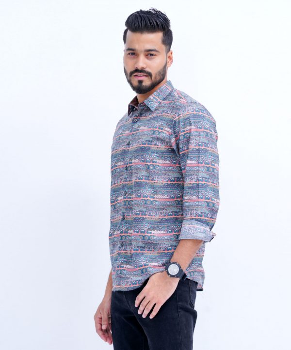 Blue casual shirt in printed Cotton fabric. Designed with a classic collar and long sleeves with adjustable buttons at the cuffs. Slim fit.