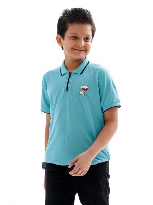 Blue Polo in Cotton Pique fabric. Features a classic collar with zipper closure at the front, short sleeves and print on the chest. Contrast tipping at the collar and cuffs.