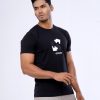 Black short-sleeved T-Shirt in Cotton single jersey fabric. Designed with a crew neck, short sleeves, and print on the chest.