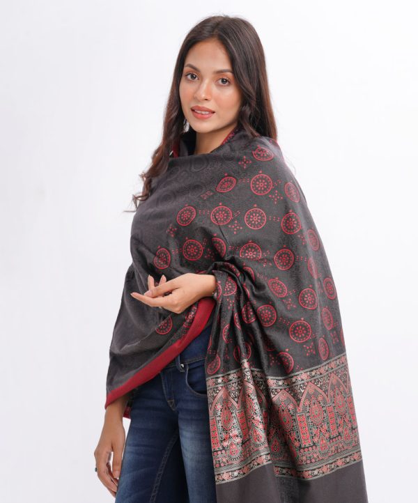 Gray all-over printed Shawl in Cotton viscose fabric. Features fringe trim on both sides.