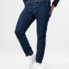 Men's regular fitted jeans in cotton spandex denim fabric. Five pockets, button fastening on the front and zipper fly.