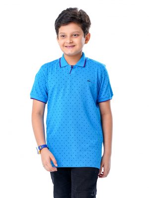 Blue all-over printed Polo Shirt in Cotton Pique fabric. Designed with a classic collar and short sleeves. Contrast tipping at the collar and cuffs.