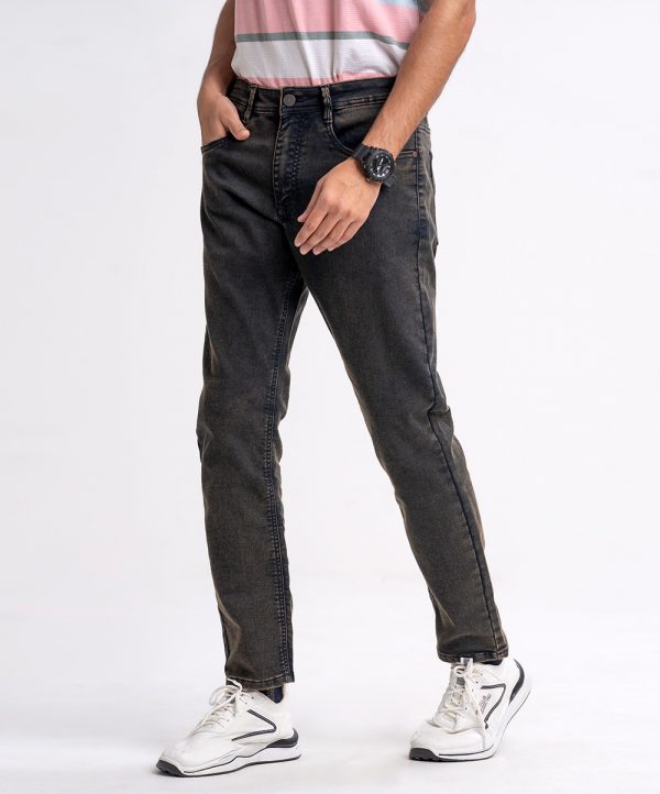 Black jeans in cotton spandex denim fabric. Five pockets, button fastening on the front and zipper fly.