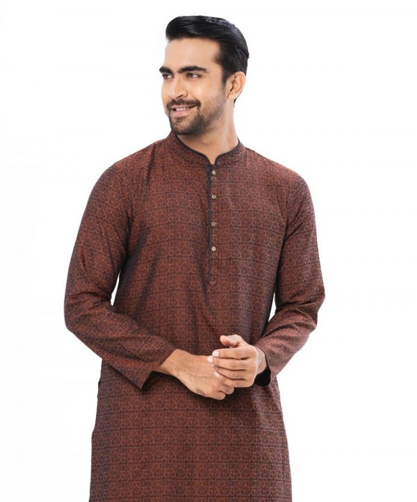 Brown semi-fitted Panjabi in Jacquard Cotton fabric. Designed with a mandarin collar and matching metal buttons on the placket.