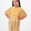 Yellow kaftan style Tunic in printed Georgette fabric. Designed with a round neck and kaftan sleeves. Button opening at the back. Viscose lining in half-body.