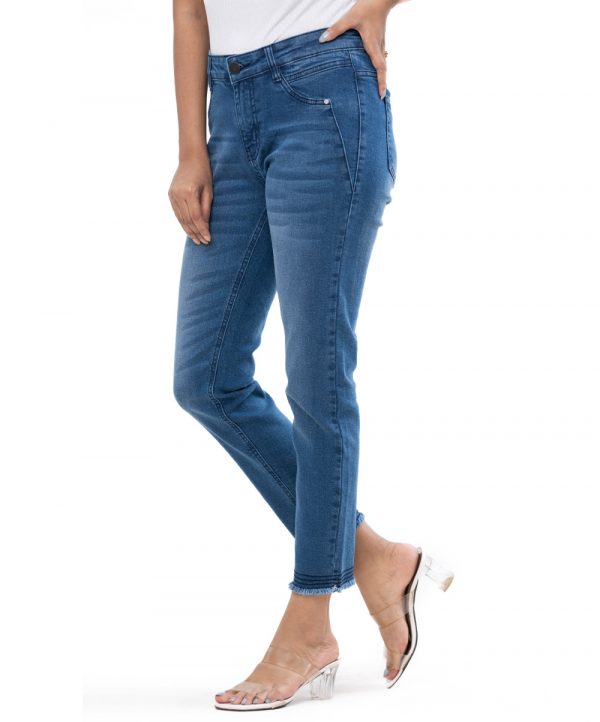 Blue ankle-length Jeans in Denim fabric. Regular back pockets, button fastening on the front & zipper fly. Narrow fit.