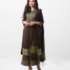 Design Georgette Printed straight salwar kameez in crepe fabric. Three quarter sleeved and karchupi at front. Half-silk dupatta with palazzo pants.