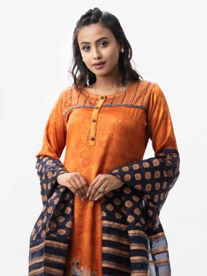 Exclusive silk-viscose blended salwar kameez set from Nargisus by Le Reve. Boat neckline, karchupi with beads and print details. Muslin dupatta with crepe pant-style pajamas.