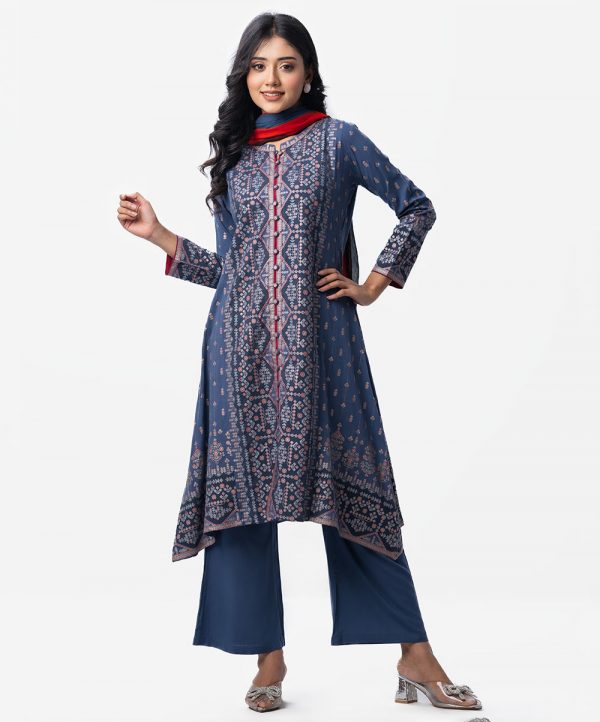 Geometric printed A-line salwar kameez in viscose fabric. Full sleeved, band neck, pattern with loop button and elongated hem. Chiffon dupatta with palazzo pants.