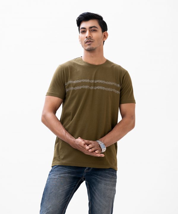 Men's short sleeve t-shirt in cotton single jersey fabric. Crew neck and floral printed.