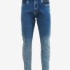 Men's jeans in cotton spandex denim fabric. Five pockets, button fastening on the front and zipper fly.