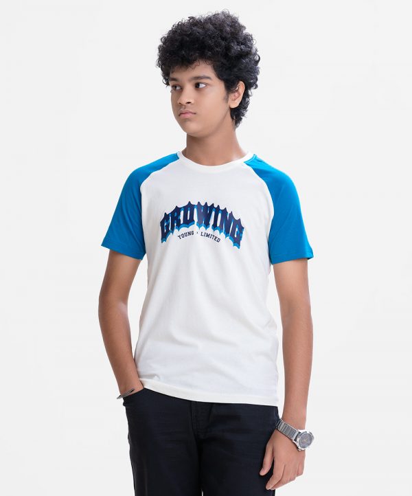 Teen boys short sleeve t-shirt in cotton single jersey fabric. Crew neck and typographic print at front.