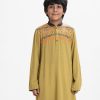 Kids boy printed panjabi in viscose fabric. Mandarin collar and inseam pockets. Karchupi at the front.