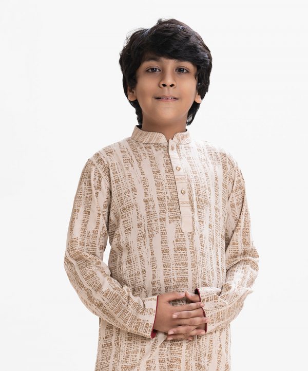 Kid's boys printed panjabi in viscose fabric. Mandarin collar with metal button placket and inseam pockets.